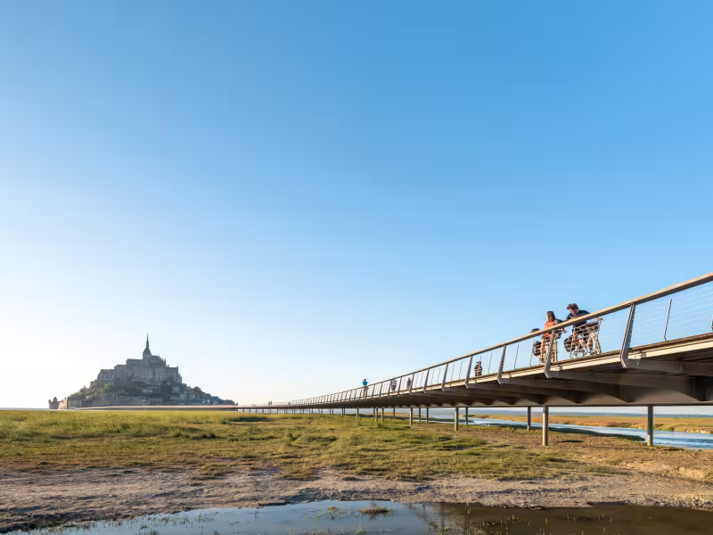 La passerelle d'accès au Mont-Saint-Michel