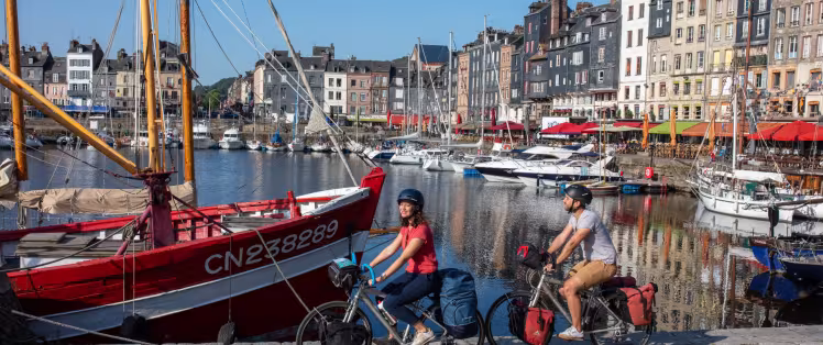 Vieux_bassin_a_Honfleur-David_Darrault___La_Seine_a_velo2.jpg