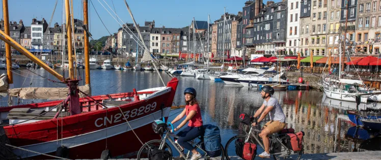 Vieux_bassin_a_Honfleur-David_Darrault___La_Seine_a_velo2.jpg