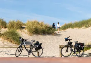 Piste cyclable au pied des plages à Bray-Dunes